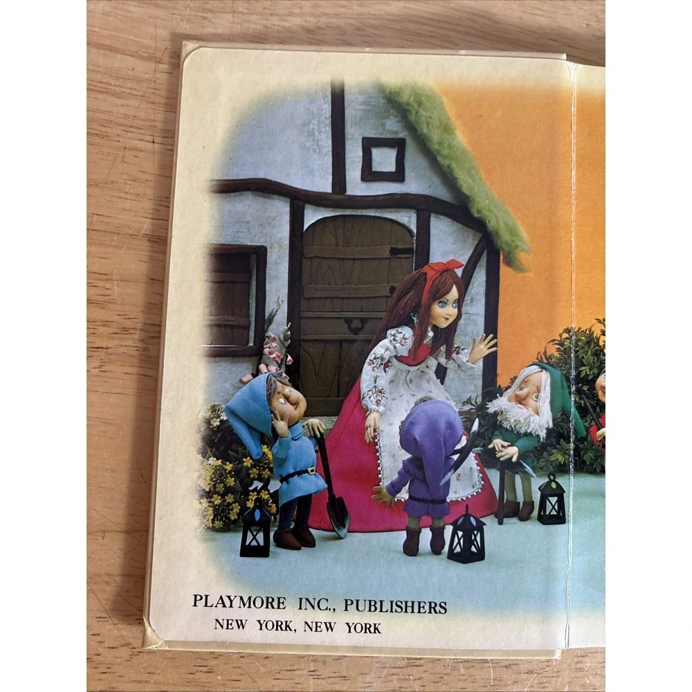 Vintage My Tiny 3-D‎ Book -  Snow White - Playmore Inc Publishers